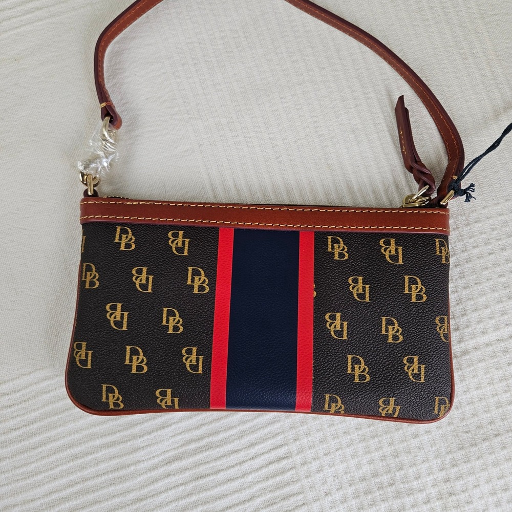 NEW Dooney & Burke x MLB St Louis Cardinals Stadium Signature Wristlet Purse NWT - Picture 4 of 8